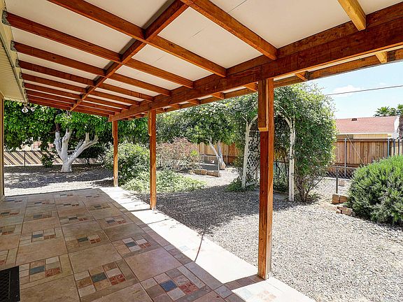 5th image of 10807 W Canterbury Dr