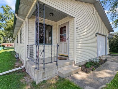 714 East Roland STREET, Oconomowoc, WI, 53066