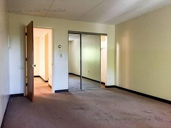 5th image of 176 Presidents Ln #209A