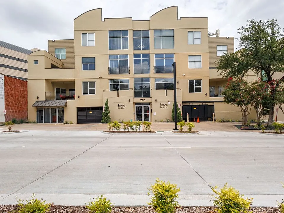 3320 Camp Bowie Blvd #1103