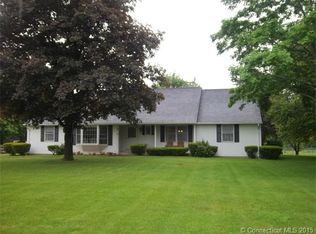 812 Halladay Ave W, Suffield, CT 06078