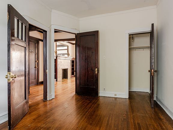 4th image of 2428 N Sawyer Ave #1
