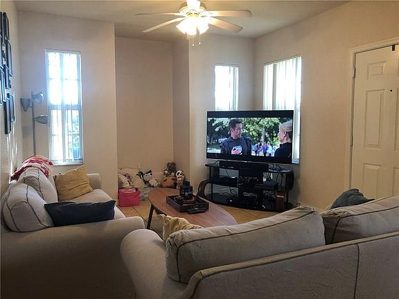4th image of 132 SW Peacock Blvd APT 17-101
