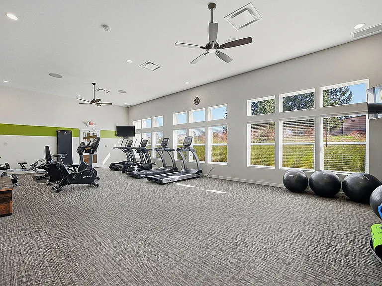 Burr Oak Commons — Photo 8