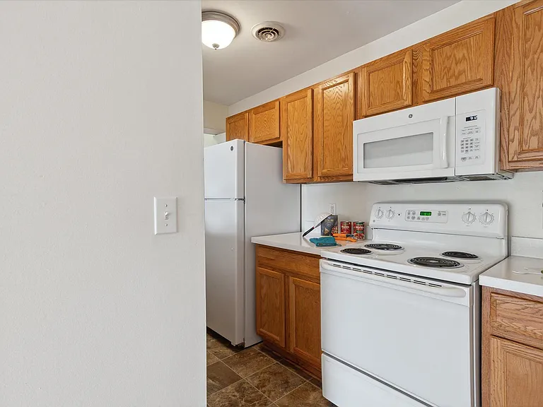 Two Bedroom B - 2 Bed / 2 Bath - 865 Sq.Ft.