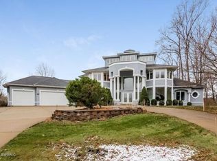6052 Stonehenge Ct SW, Grandville, MI 49418