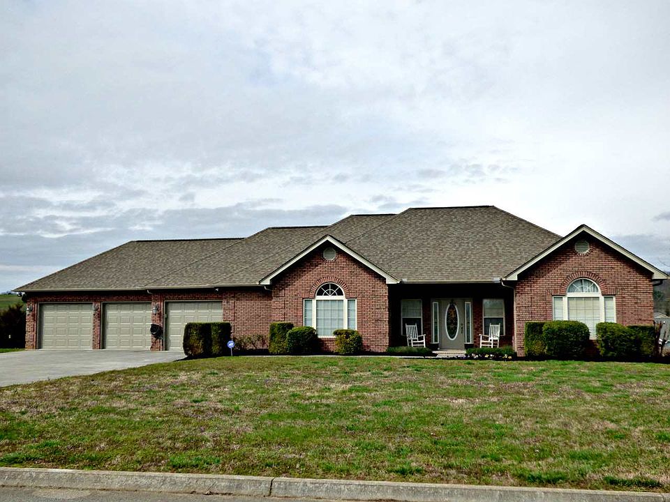 1st image of 1937 Lakebrook Cir