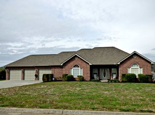 1937 Lakebrook Cir, Dandridge, TN 37725