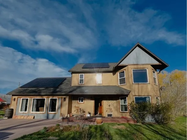 402 2nd Ave N, Clyde Park, MT 59018