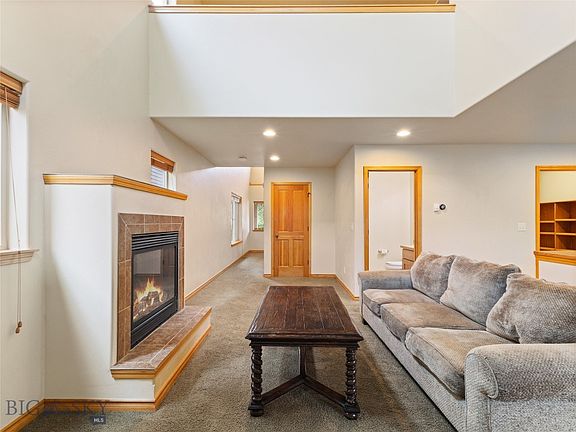 4th image of 63 Kimball Ave APT B