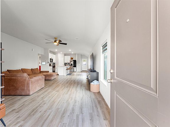 3rd image of 2034 Brixham Bluff Ln