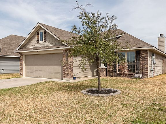 2nd image of 2702 Redcap St