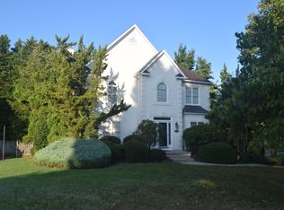 1417 Ridgemere Ln, Winston Salem, NC 27106