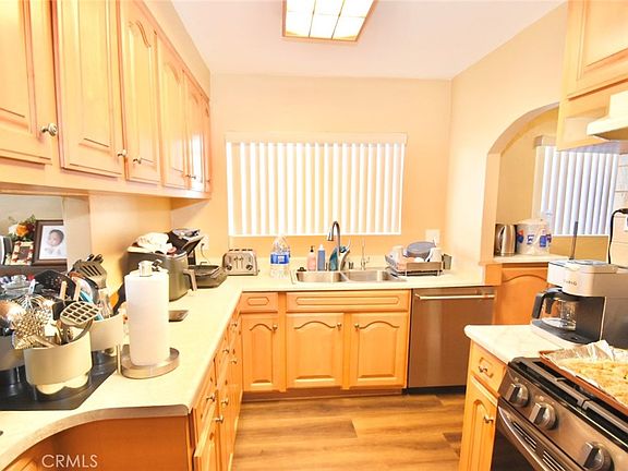 5th image of 6210 S Rimpau Blvd