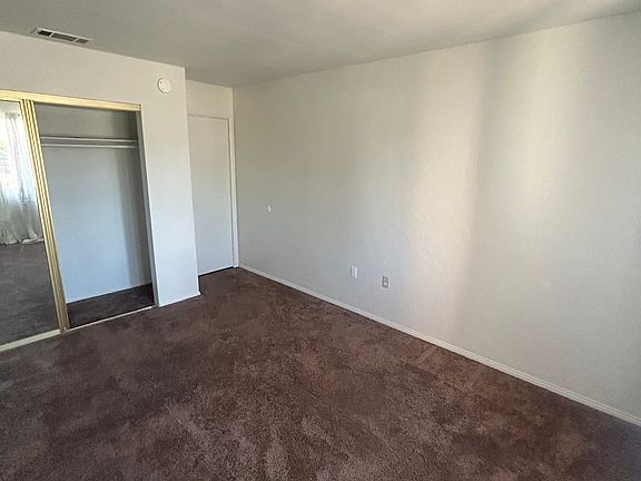 3rd image of 41633 Whittier Ave