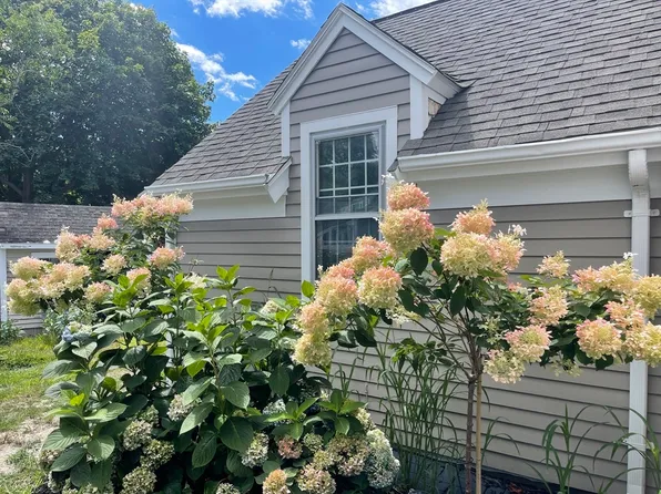 113 Briarwood Ave, Barnstable, MA 02630