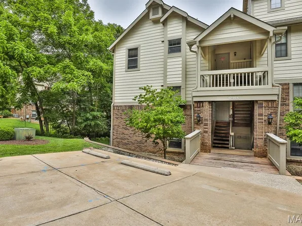 12966 Bryce Canyon Dr APT B, Maryland Heights, MO 63043