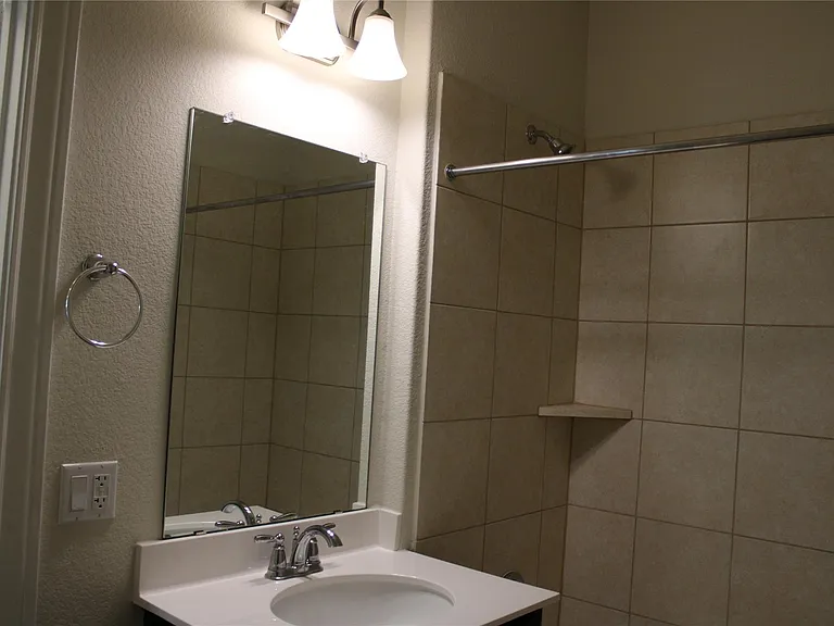 13902 Ilex Dr — Photo 15