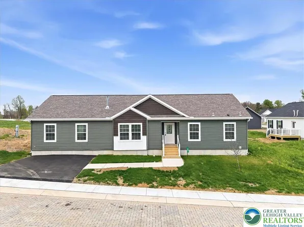 3987 Hastings Rd, Lehigh Township, PA 18088