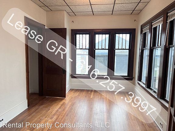 5th image of 643 Fairview Ave NE