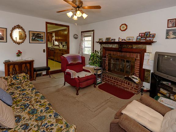 4th image of 1132 Oak Rd