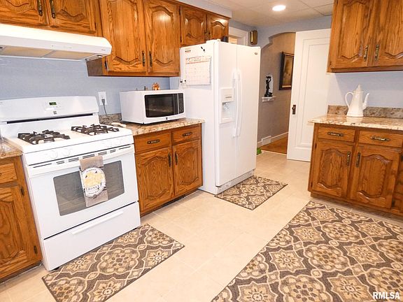 3rd image of 2607 W Manor Pkwy