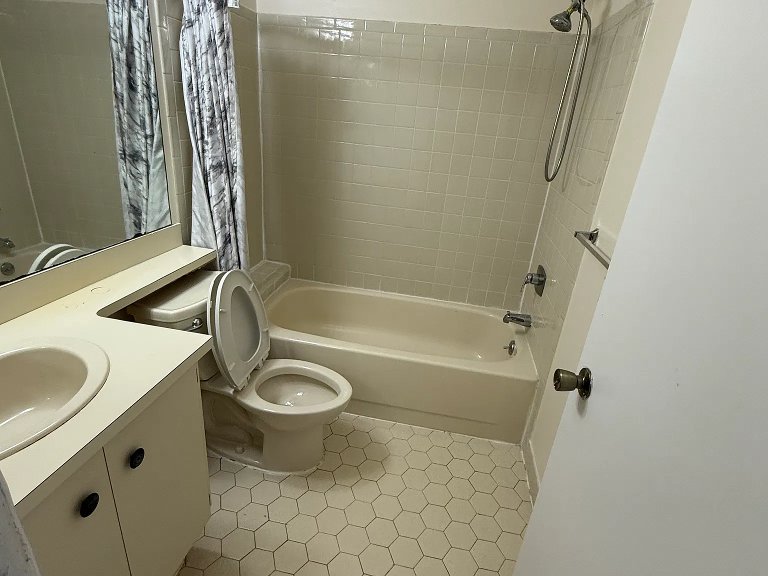 2 bed, 1108 sqft, $2,450 — Photo 3