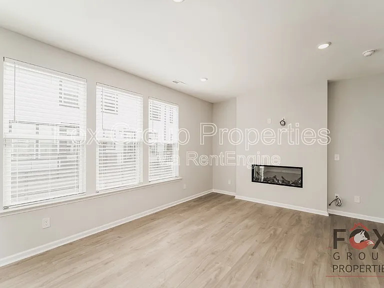 908 Mary Max Dr — Photo 15