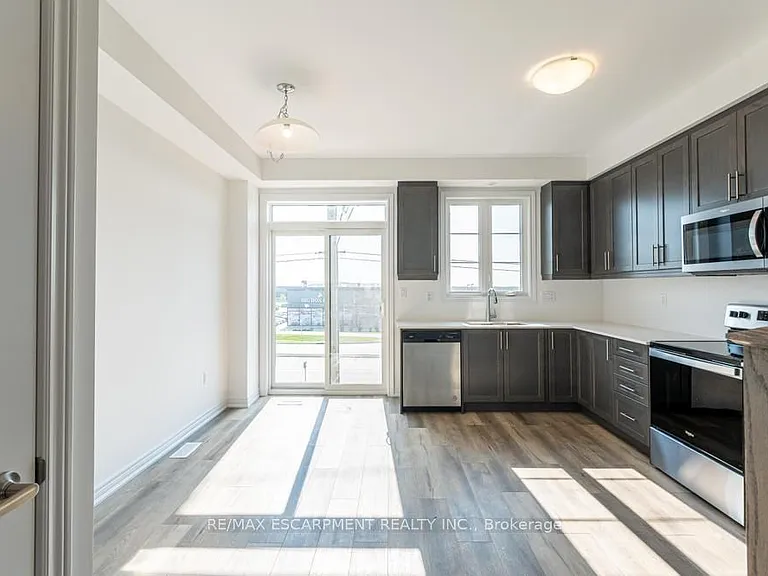 120 Court Dr #29 — Photo 10