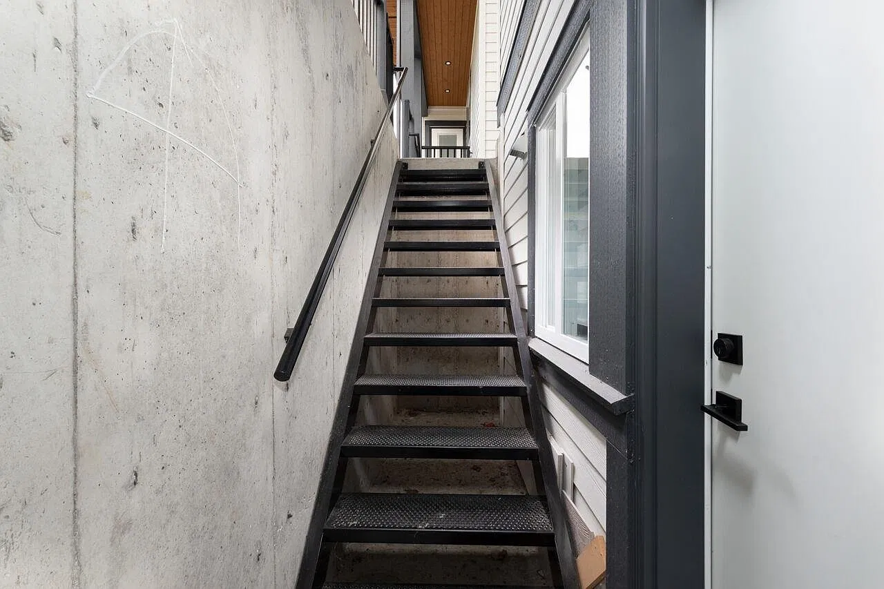 2 bed, 750 sqft, $1,900 — Photo 2
