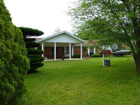 3rd image of 808 Alan Dr