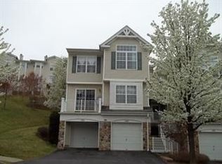 1088 Shadowlawn Dr #700, Green Brook, NJ 08812