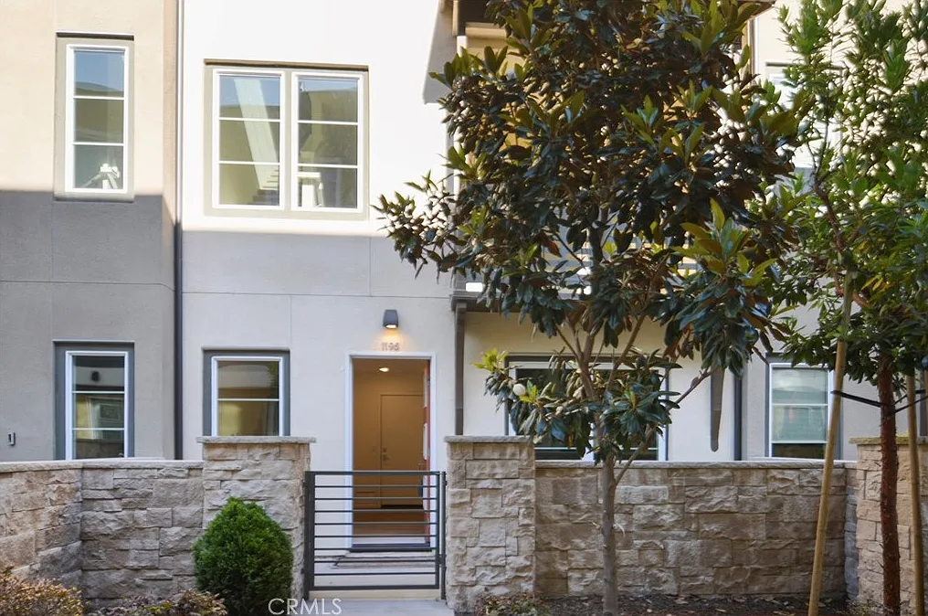 2 bed, 2.5 bath, 1506 sqft, $4,995 — Photo 3