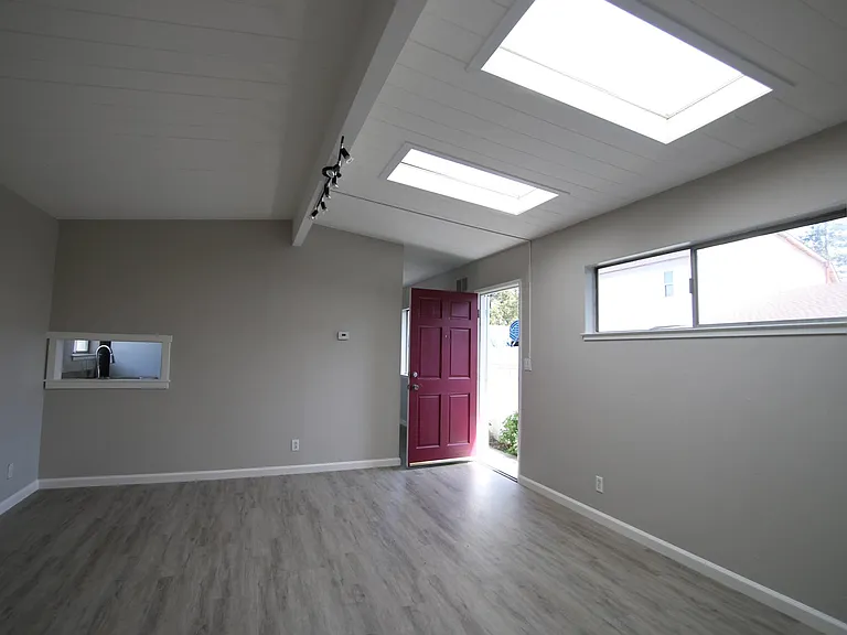 3271 Alma St — Photo 13