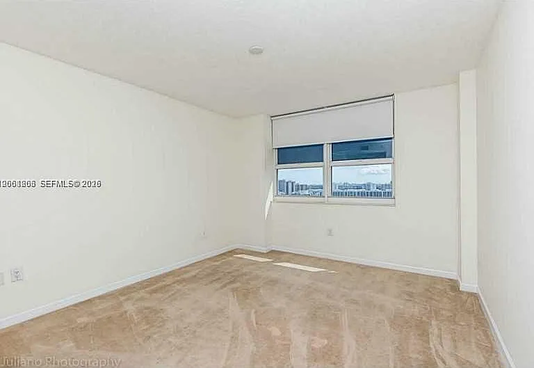 19501 W Country Club Dr #2205 — Photo 8