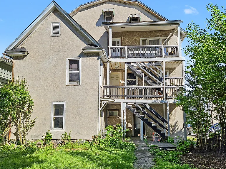 122 Willow St #1 — Photo 9