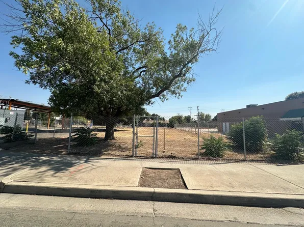 1217 Park Blvd, Orange Cove, CA 93646