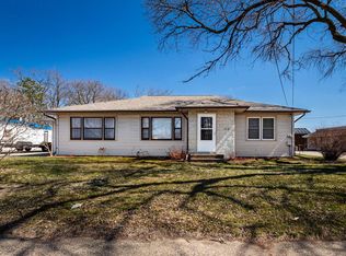 1516 Bainbridge St, La Crosse, WI 54603