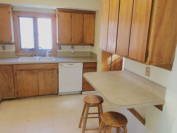 5th image of 270 4th St