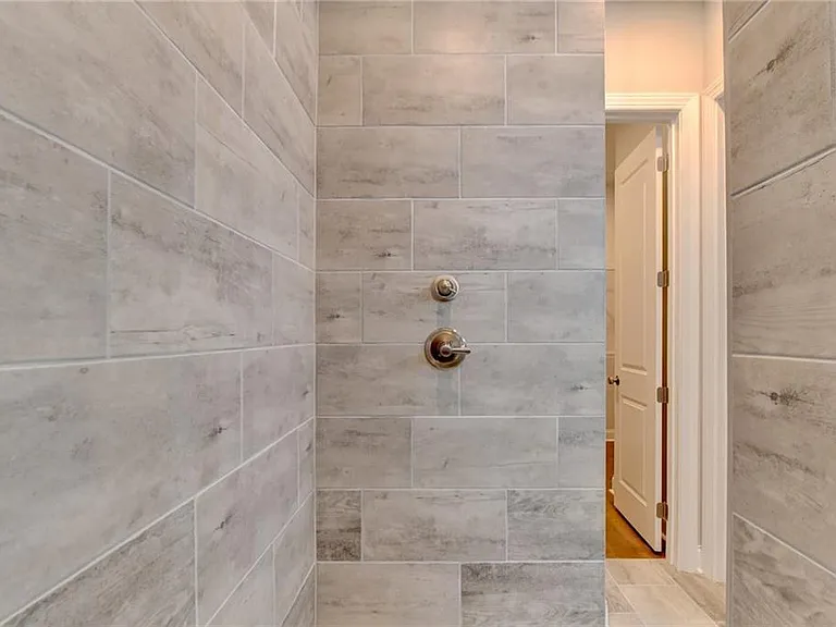 4536 Molder Dr — Photo 51