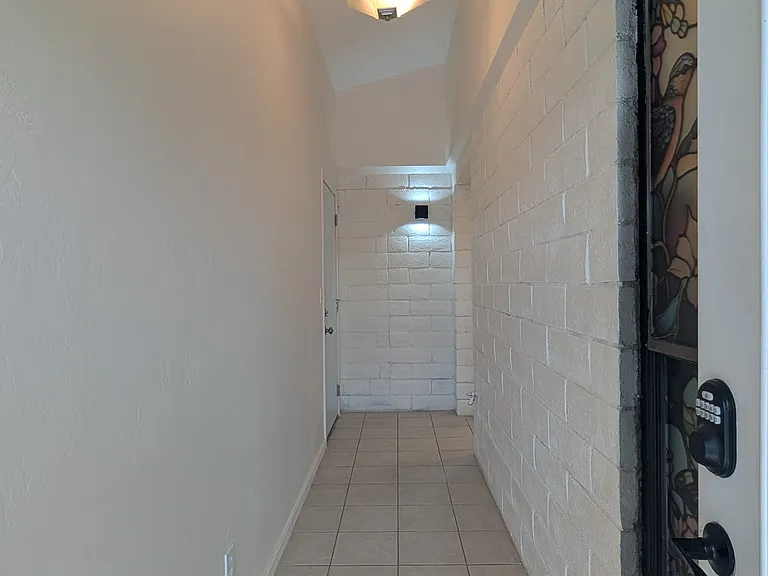 1514 N Elaine Way — Photo 34