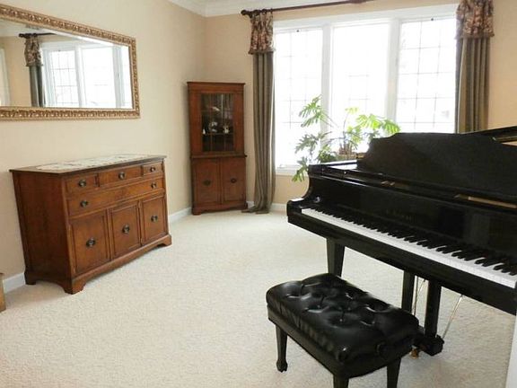 2nd image of 2353 E Cardinal Dr