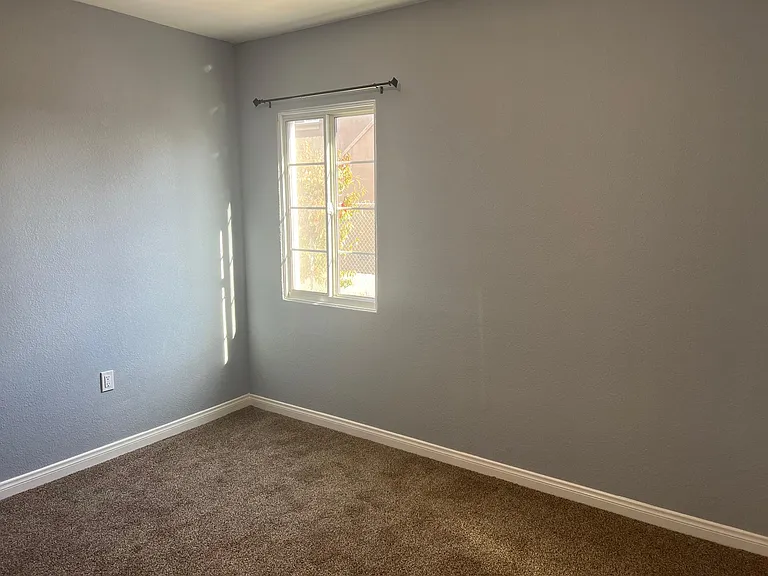 3887 Ocean View Blvd — Photo 35