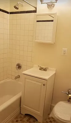 Rented by United Realty Equities | media 19