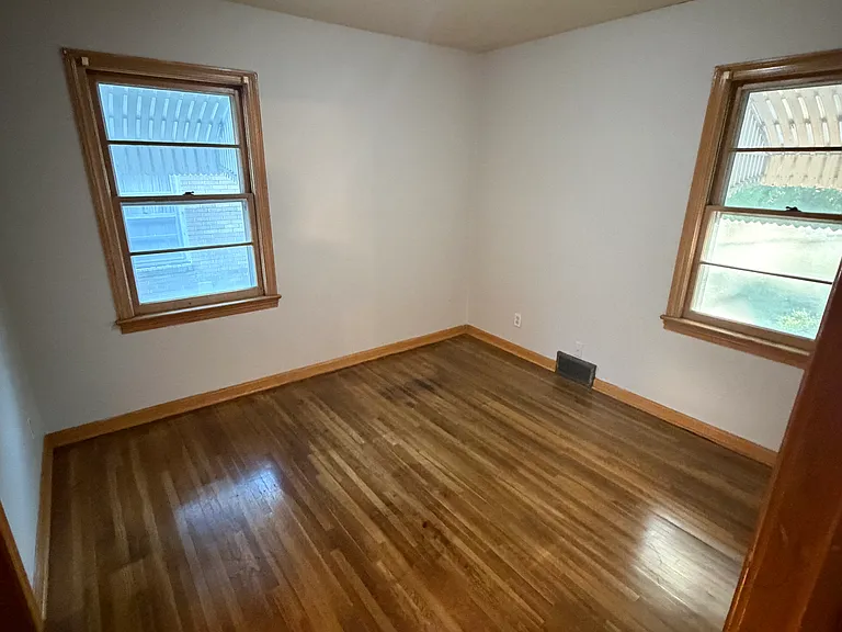 1115 Fabrique St — Photo 20