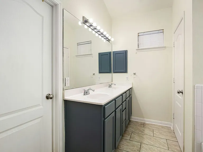 1210 Tweed Willow — Photo 13