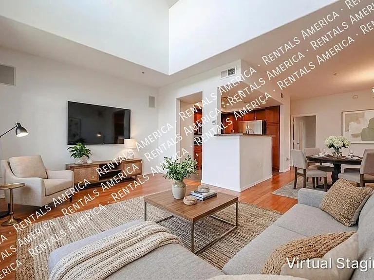 2402 E 5th St #1515 — Photo 50