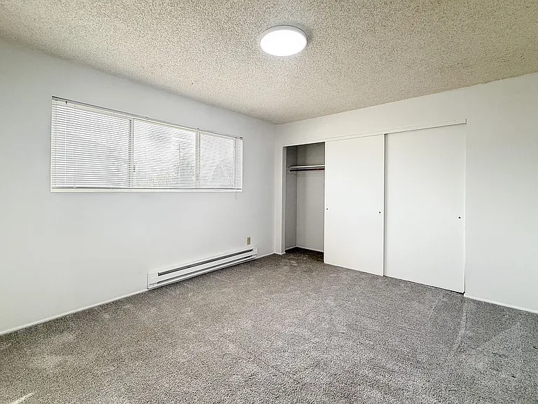 Kathy-Ann Apartments — Photo 13