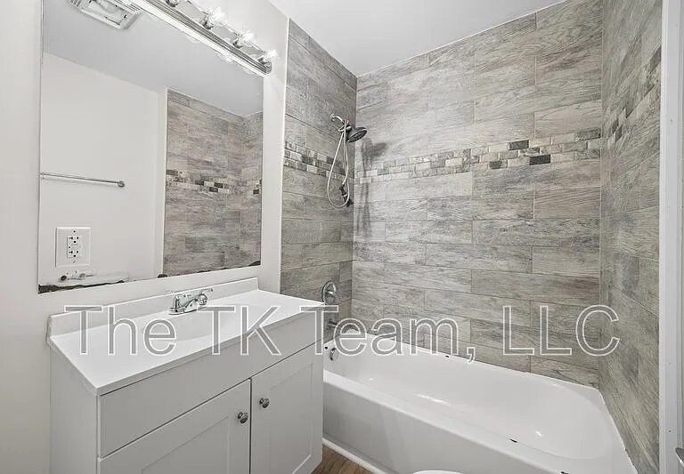 807 N Morris St — Photo 10