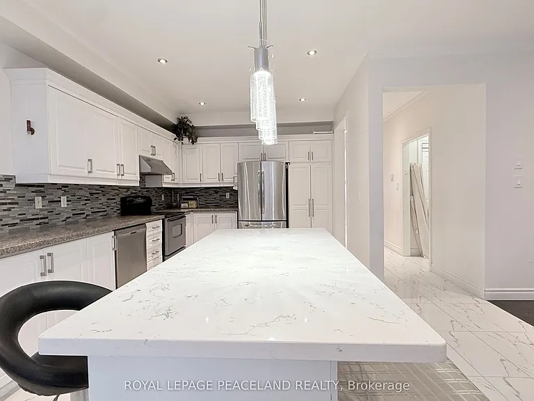 110 Annina Cres — Photo 5